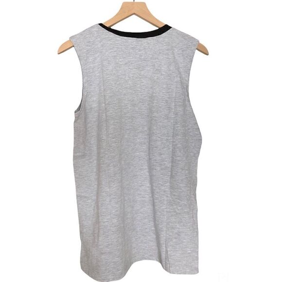 NWT Friends Sleeveless Crew Neck Graphic Muscle Tank in Grey Size XS - Picture 2 of 6